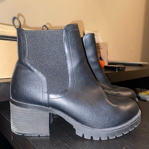 MIA Black boots